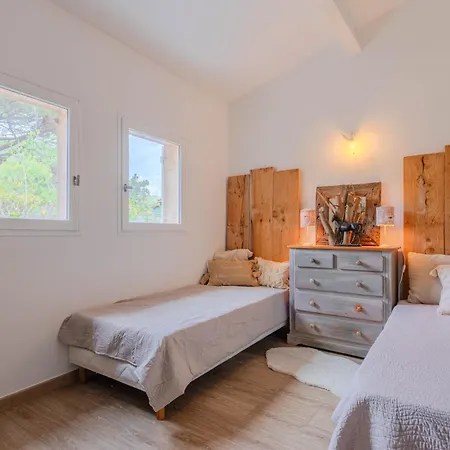 Maison Au Calme Wifi Belle Terrasse Holiday home Frejus